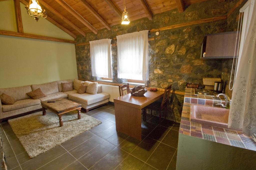 Onar Guesthouse Agios Athanasios (Pella) Exterior foto